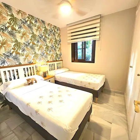 Modern 2br Second Line Marbella Beach, Pools And Paddle Apartmán *