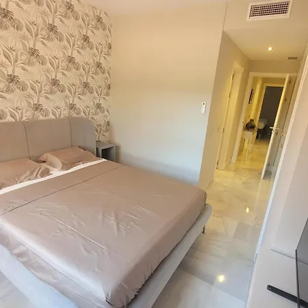 Modern 2br Second Line Marbella Beach, Pools And Paddle Apartmán Estepona